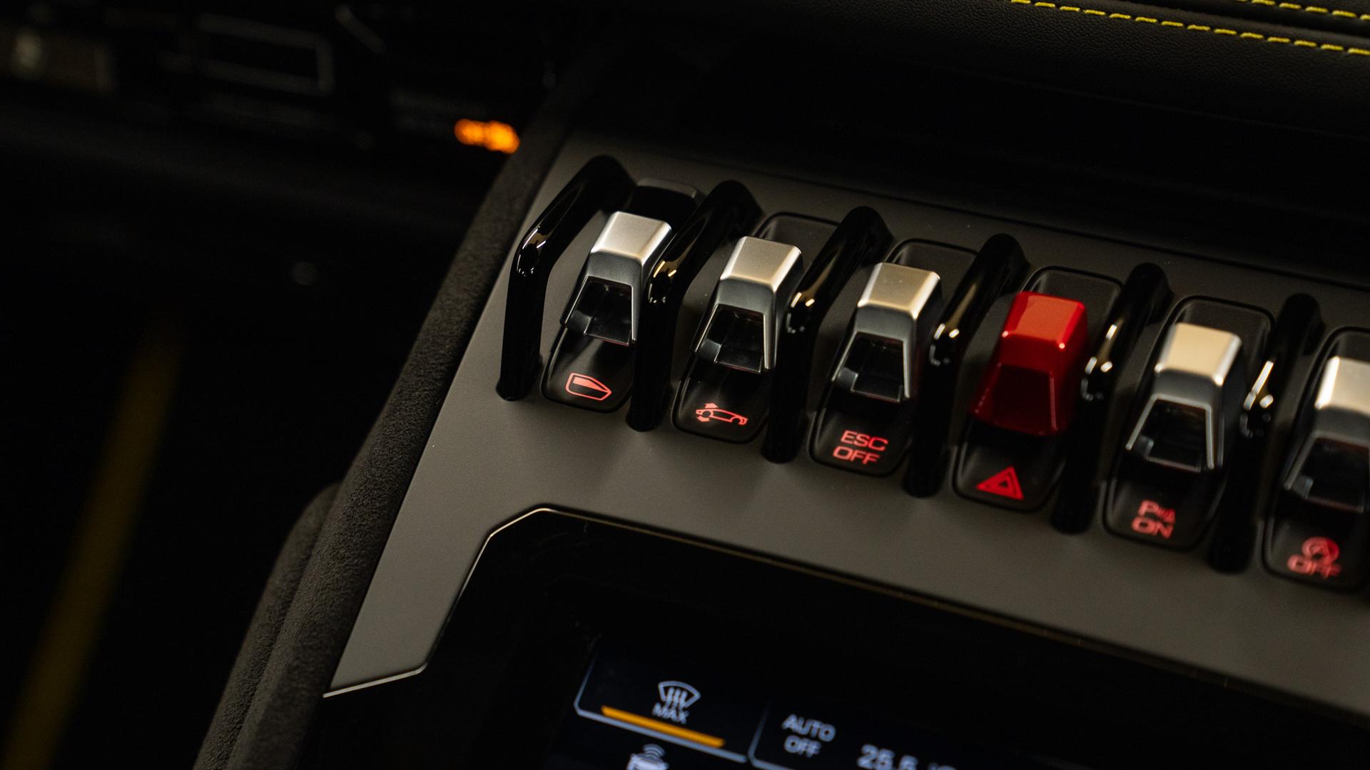 LAMBORGHINI Huracan Photo 58c14191-ed2b-4999-b665-a65474f6c8ed.jpg