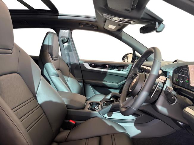 Porsche Cayenne Photo 11