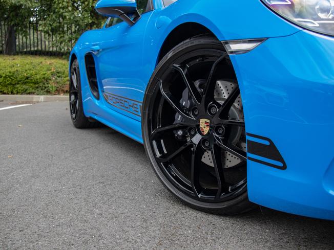 PORSCHE 718 Cayman Photo 28