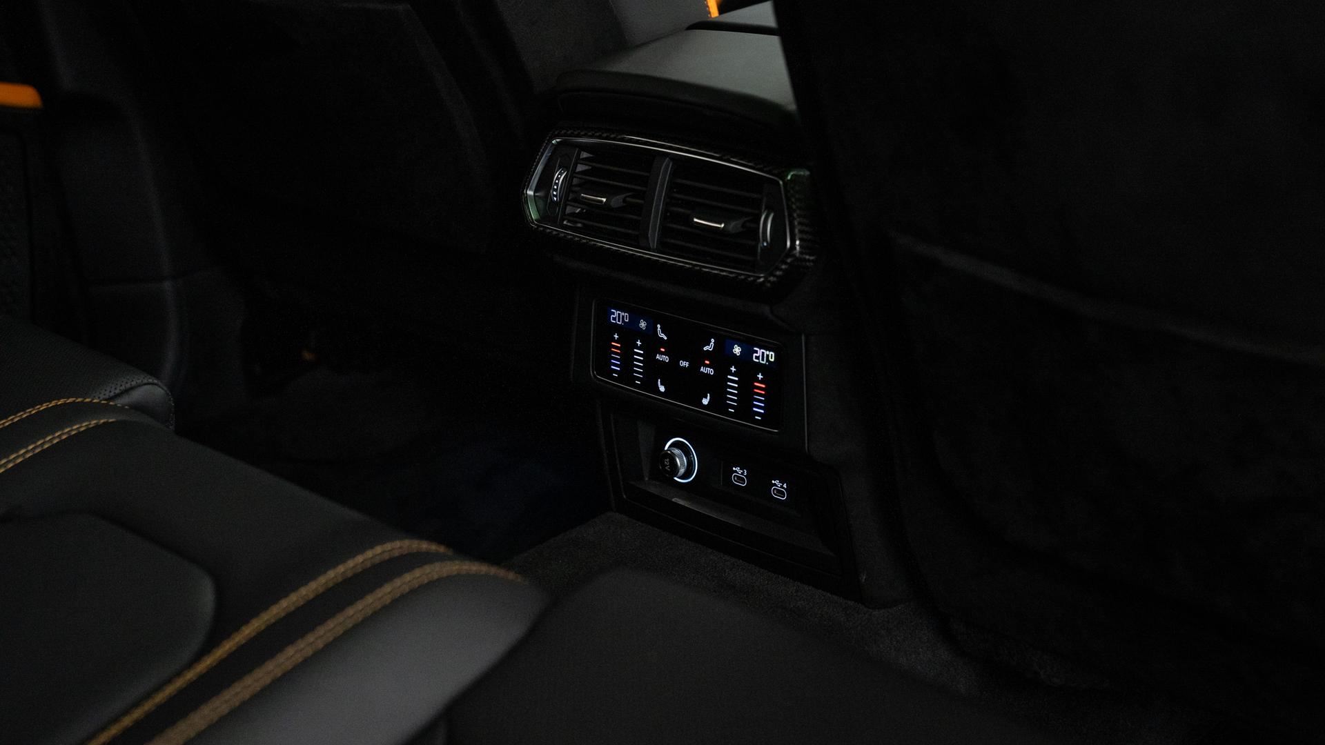 LAMBORGHINI Urus Photo 58e15ef8-44e0-4741-babd-e8cf5969d72f.jpg