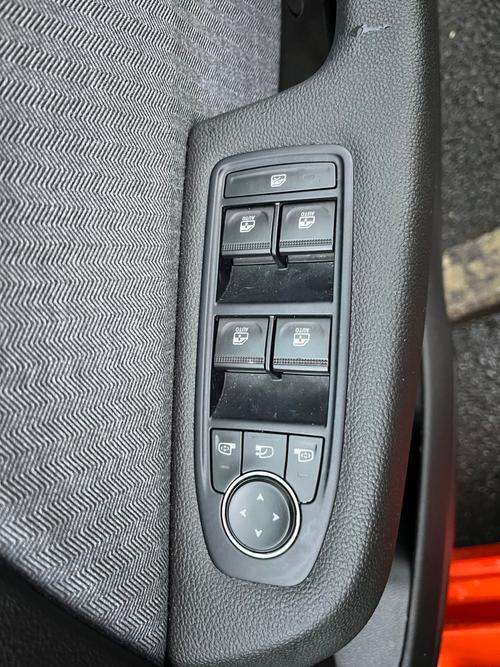 Renault CLIO Photo 58e94b84-19db-41f5-97bc-9a54c8f82a96.jpeg