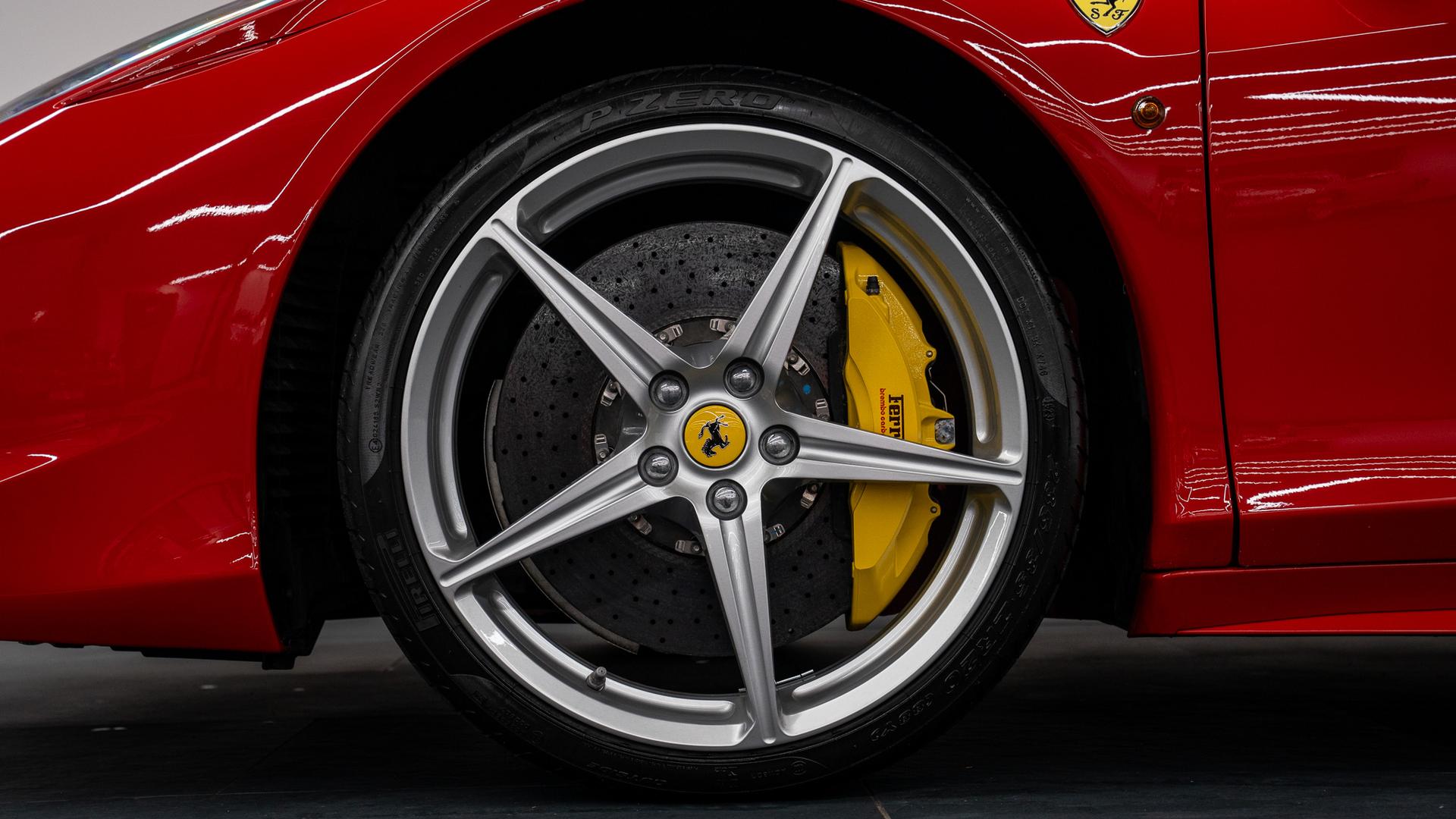 Ferrari 458 Photo 58f9496d-58fa-4fca-9b4c-a59275dbbd15.jpg