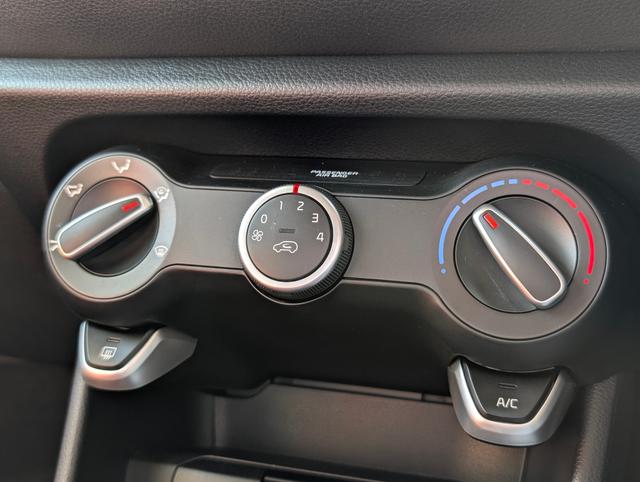 Kia Picanto Photo 5904836c-a124-4591-8d8e-eecb79c87a53.jpg