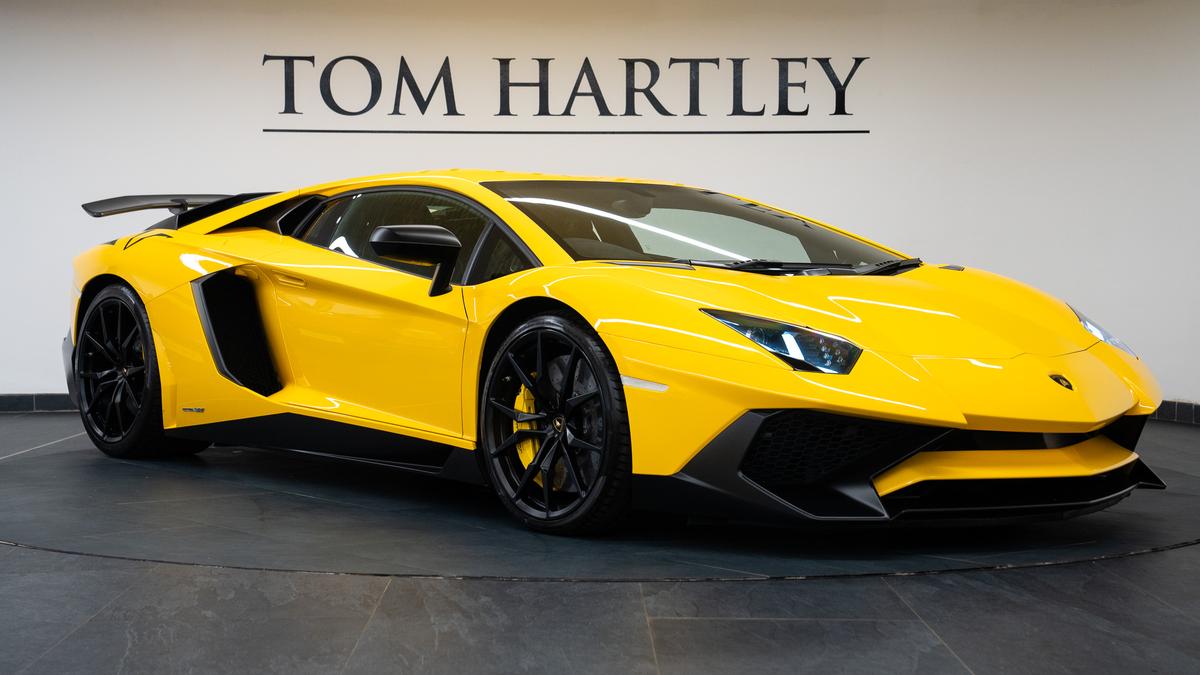 Used 2017 LAMBORGHINI Aventador LP750-4 Superveloce Giallo Orion Pearlescent at Tom Hartley