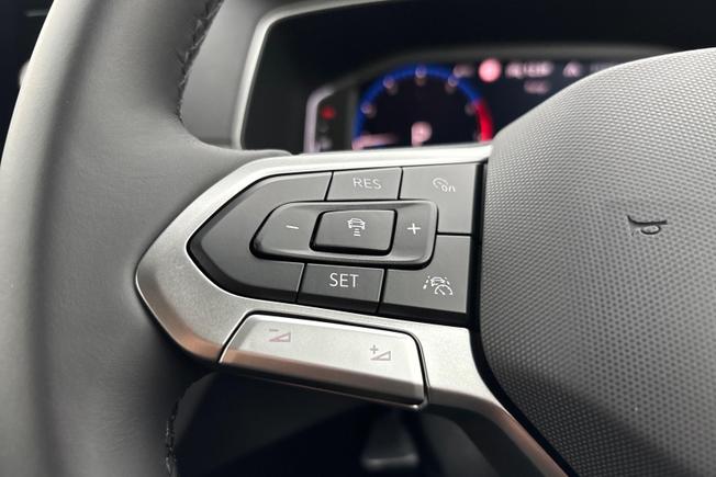 VOLKSWAGEN  T-Cross  Photo 16