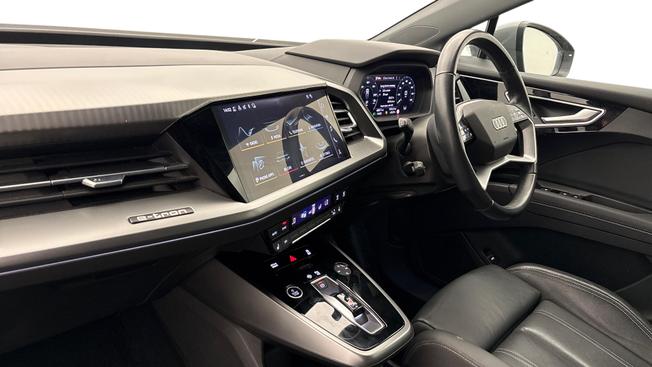 Audi Q4 e-tron Photo 2