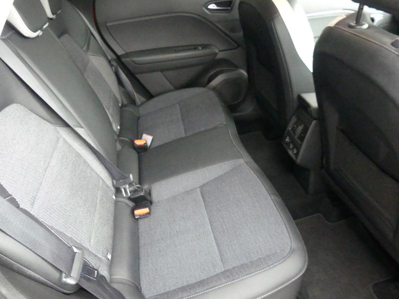 Renault Captur Photo 5948efda-bb6e-4067-b8a8-70bb11e8f1f9.jpg
