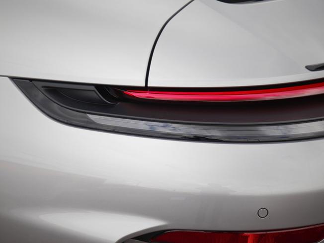 PORSCHE 911 Photo 13