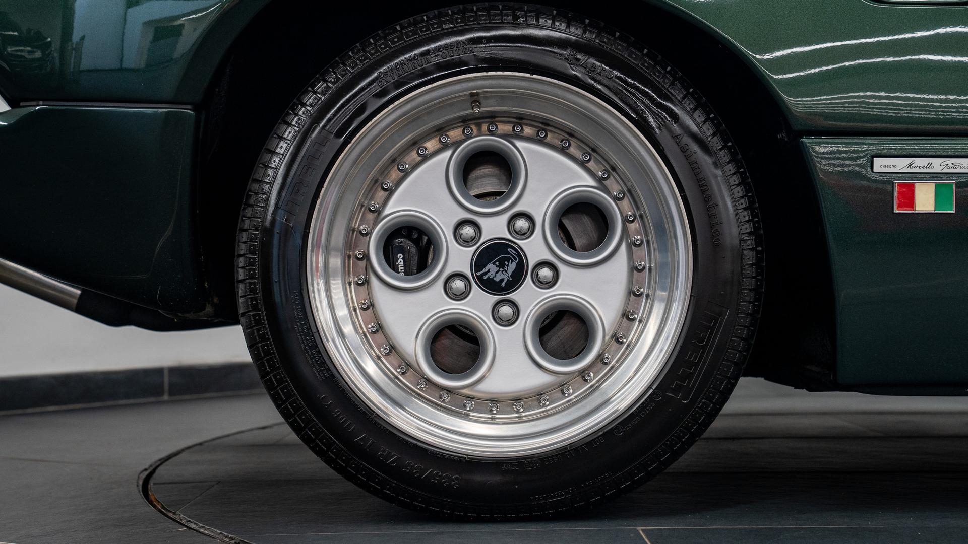 LAMBORGHINI Diablo Photo 594ebf9d-5bb0-4e0e-bbc4-638c7594a22c.jpg