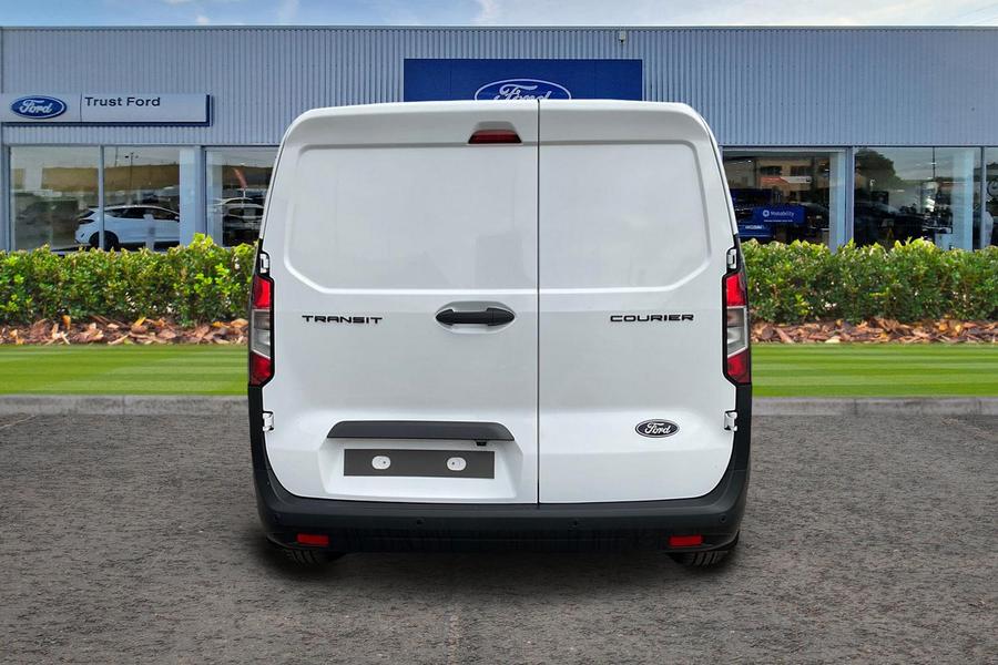 Ford TRANSIT COURIER Photo 594f7ba3-e24a-41b3-8cea-baa328960dba.jpg
