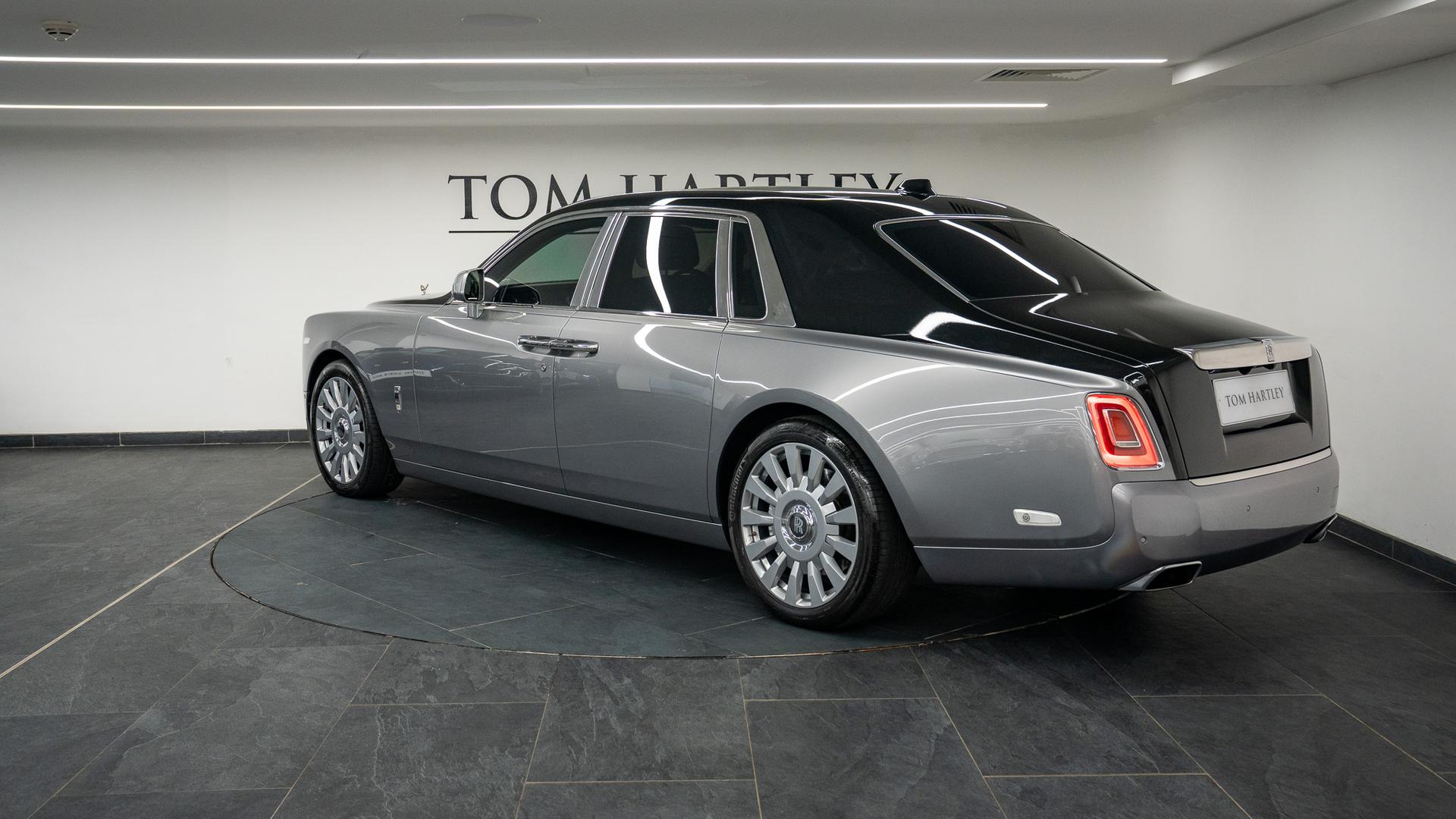 Rolls-Royce Phantom Photo 5954ea0a-799a-498a-b8ed-48f5fb794411.jpg