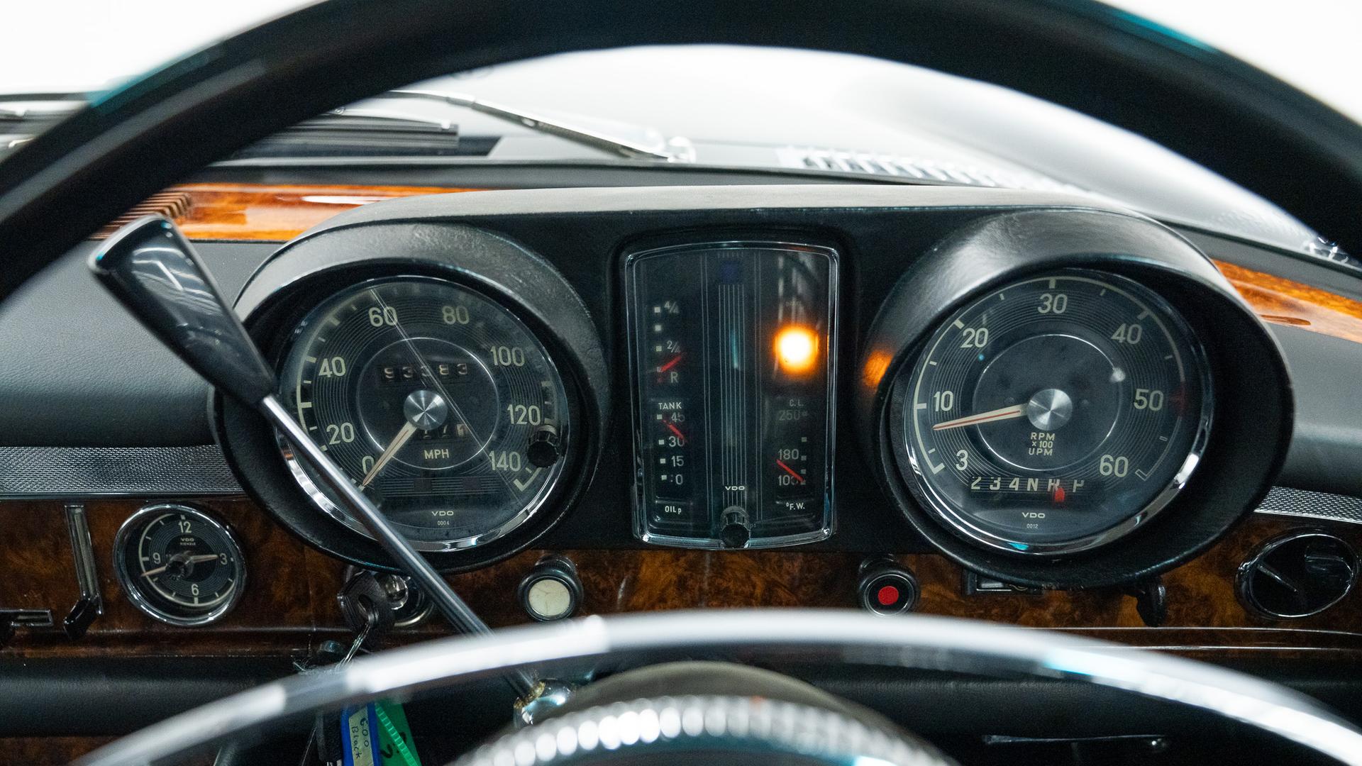 Mercedes-Benz 600 Photo 5956de23-60b5-4cc0-8bc7-3a1917904f80.jpg