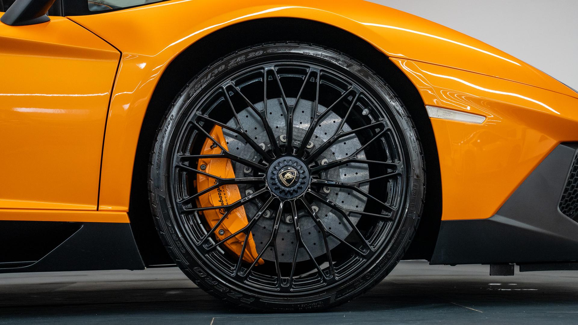 LAMBORGHINI Aventador Photo 5962b1ab-ee71-4c24-a8b9-3f4ce3725c0c.jpg