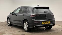 VOLKSWAGEN Golf Photo 3