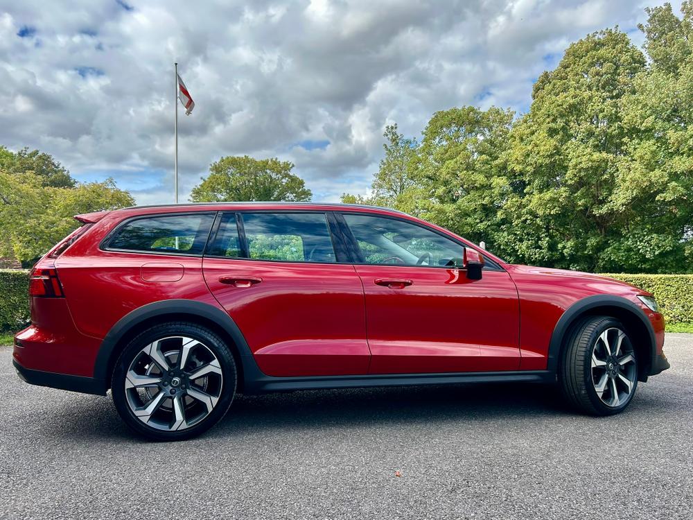 Used Volvo V60 Cross Country YM23KNX 5