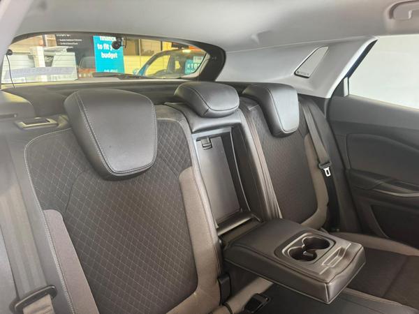 Used Vauxhall Grandland X LL69VEA 25