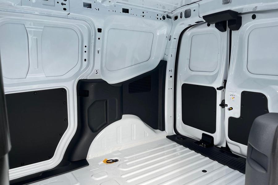 Ford TRANSIT COURIER Photo 5986fb15-2c36-46d3-96f5-4200b687c784.jpg