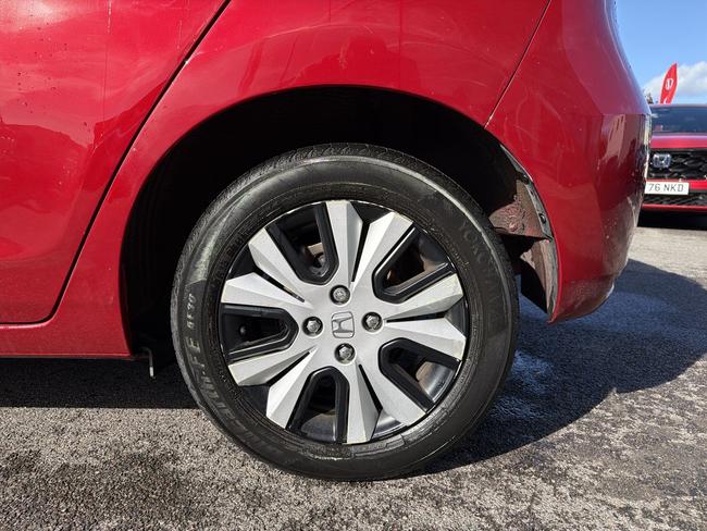 Honda Jazz Photo 59b04462-4bf7-4cd8-8f76-ea623d1f0f80.jpg