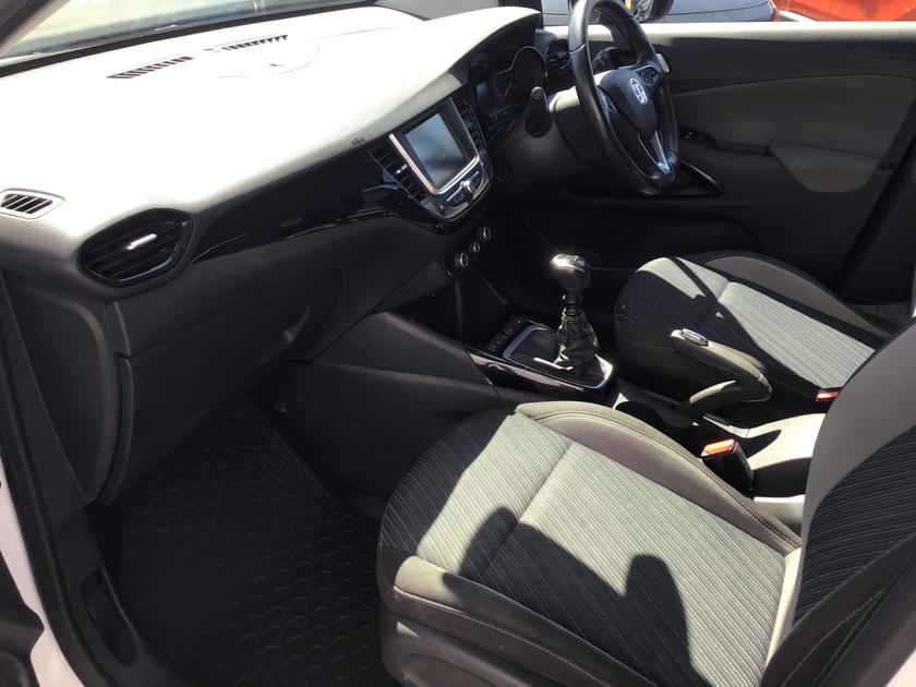 Vauxhall Crossland X Photo 59b103a1-ec75-4f85-ad01-819603a87496.jpg