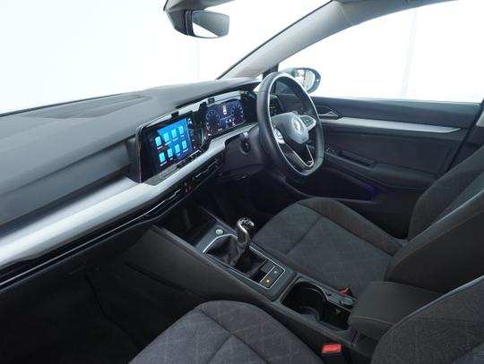 Volkswagen Golf Photo 59b7958b-76cd-4915-b69a-285f7d46104f.jpg