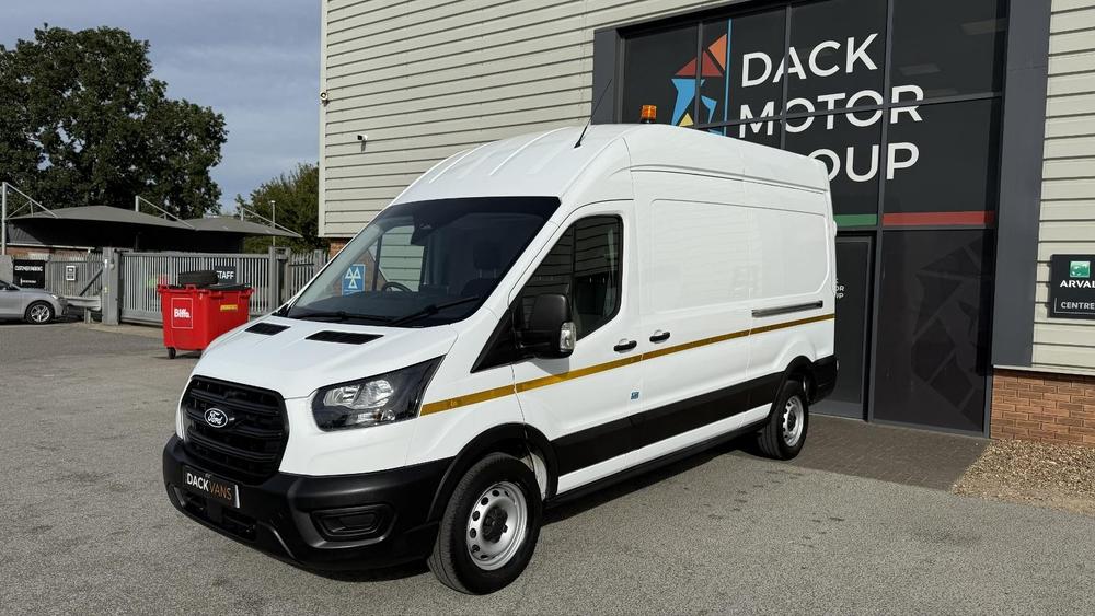 Ford Transit Photo 59bd33e4-b059-43fb-830c-2edb952e058a.jpg