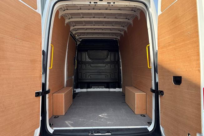 VOLKSWAGEN Crafter Photo 12