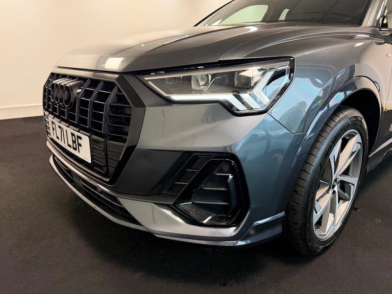 Audi Q3 Photo 59c0ab6b-80fb-4dbb-84bb-85182e13b6ba.jpg