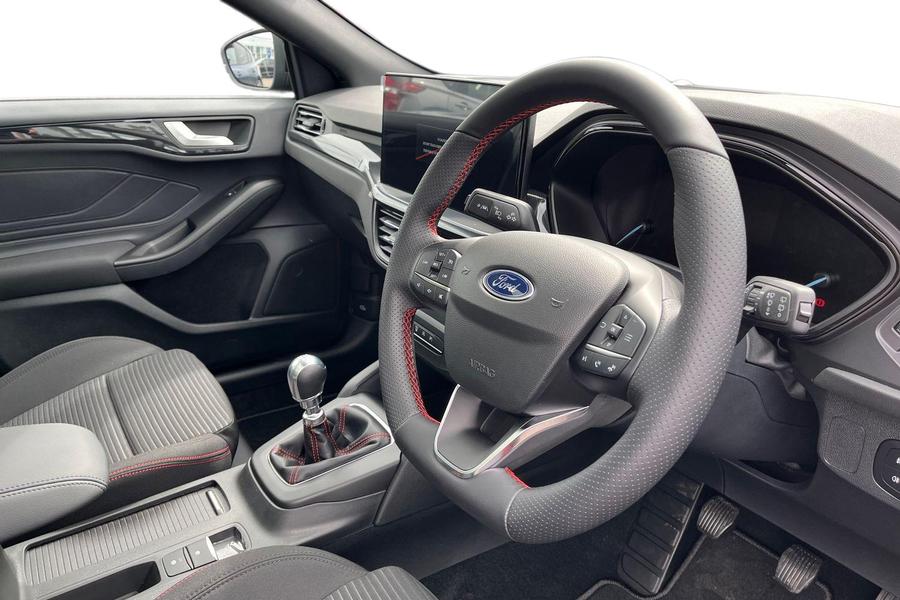 Ford FOCUS Photo 59ea1e73-ec1d-4371-bad9-3c7bcdb1210a.jpg