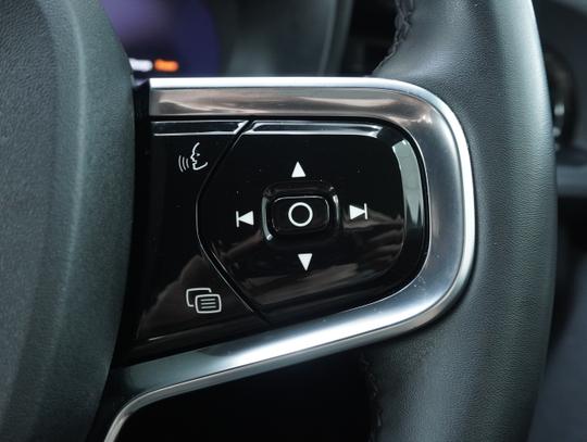Polestar Polestar 2 Photo 59ef1dc4-d02e-4c20-9627-69c9bd8de594.jpg