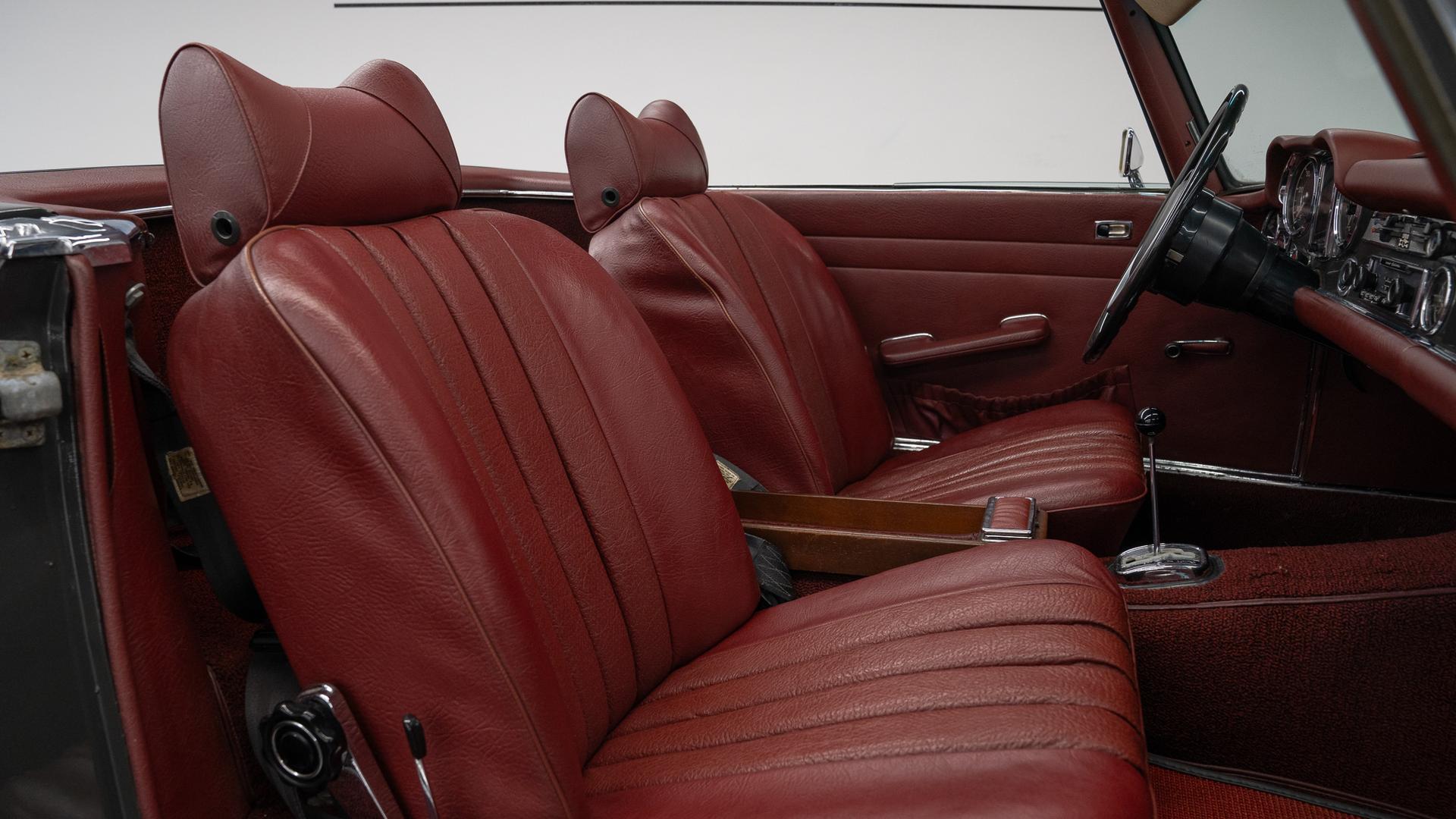 Mercedes-Benz 280 SL Photo 59efbd87-2855-4435-90f7-4764d0aa2b0f.jpg