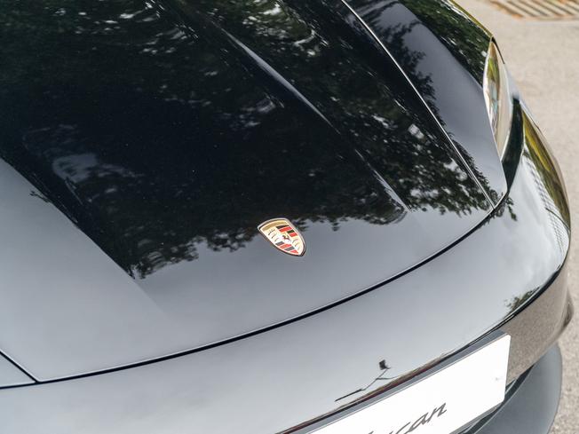 Porsche Taycan Photo 31