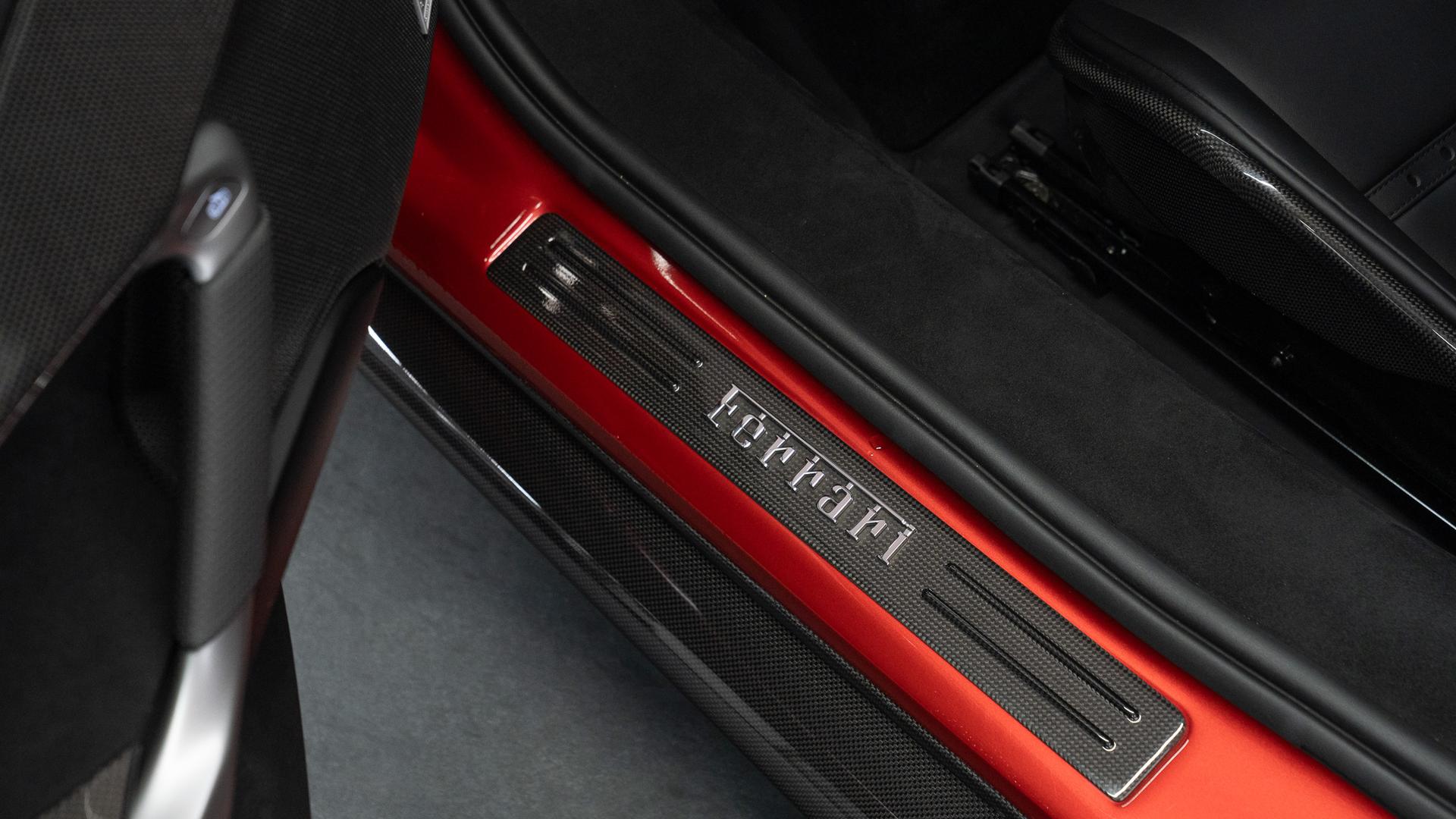 Ferrari 296 Photo 5a138d3b-12ef-4fc5-9445-88e0a442f839.jpg