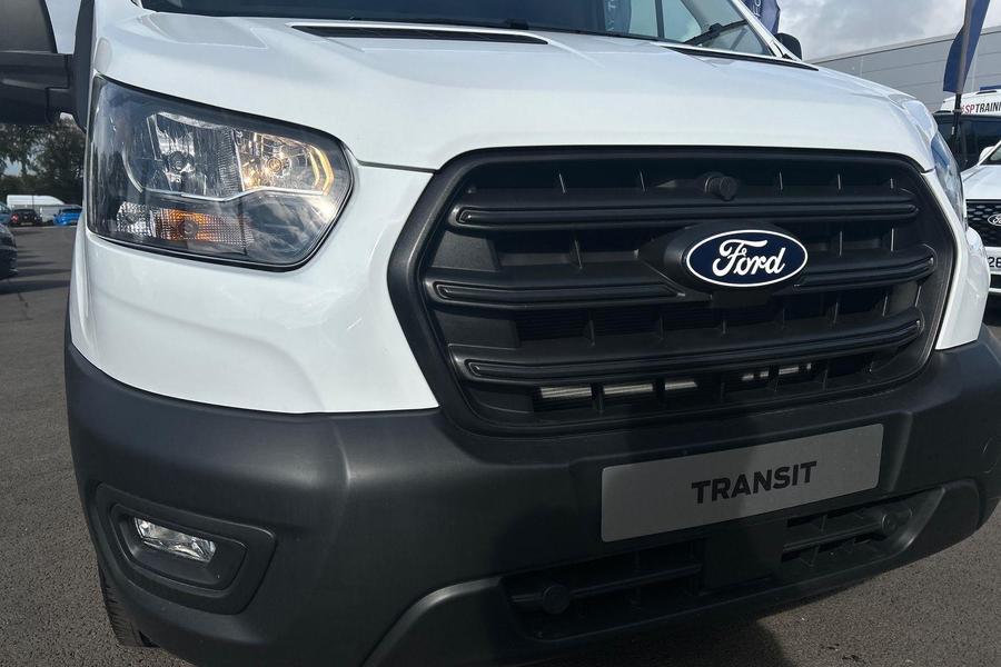Ford TRANSIT Photo 5a2e7e70-c436-4a43-baff-2a742e243d69.jpg