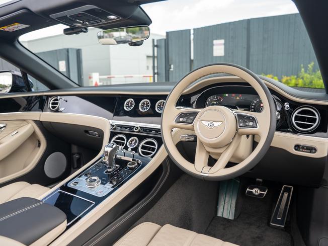 BENTLEY Continental GTC Photo 11