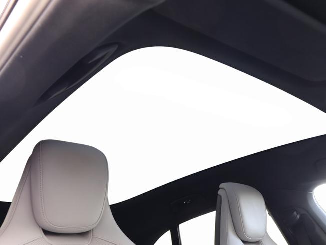 PORSCHE Taycan Photo 12