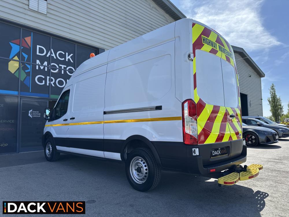 Ford Transit Photo 5a578e39-72e0-465e-8d51-80a62da3fde1.jpg
