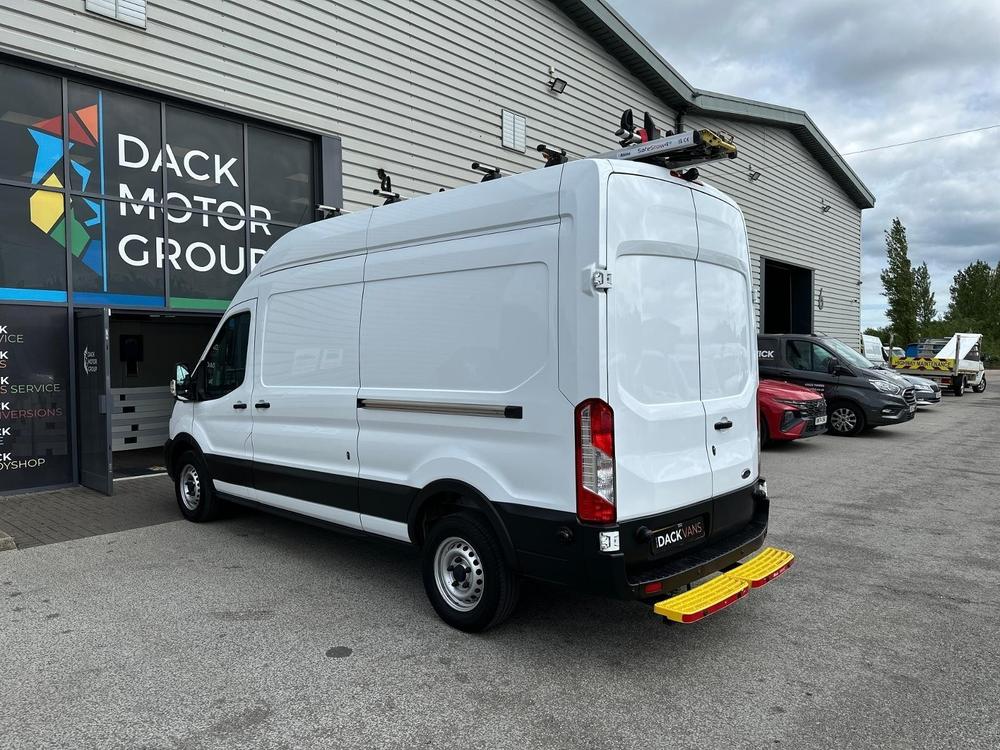 Ford Transit Photo 5a64bef5-e1b8-45d2-9ad9-aa1994097fcd.jpg