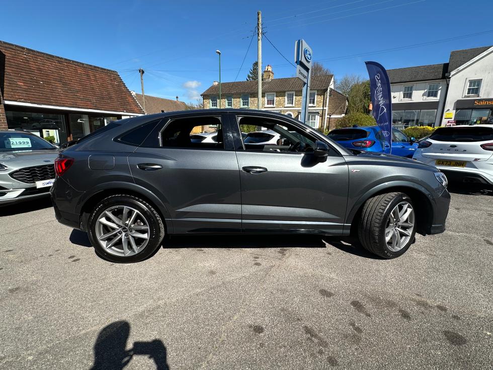 Audi Q3 Photo 5a6b1ecd-d77e-441a-9606-1cdbcde26b72.jpeg