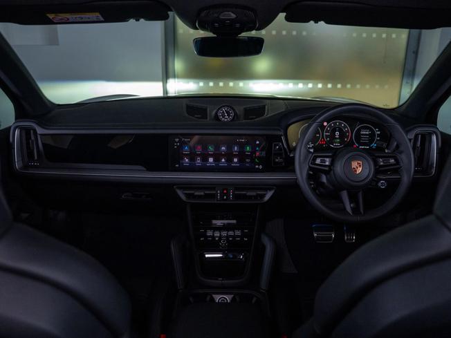 PORSCHE Cayenne Photo 2