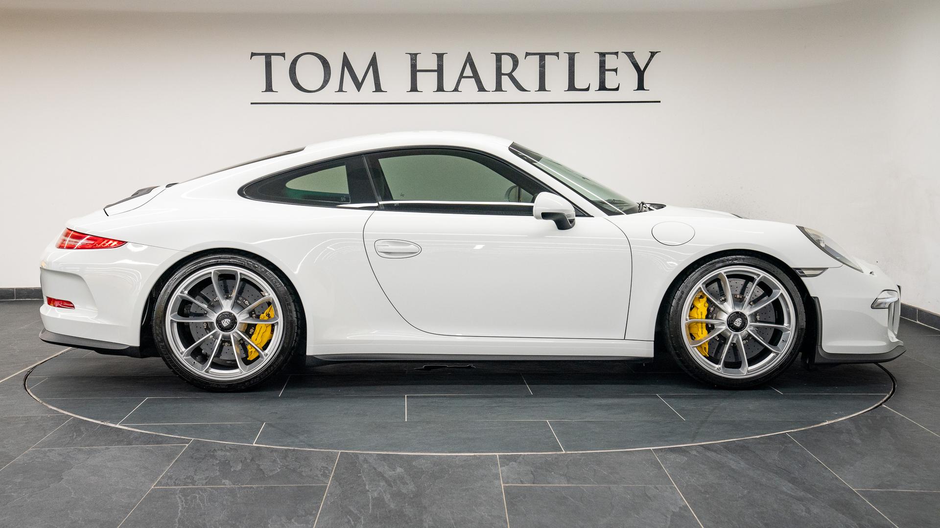 Porsche 911 Photo 5a7059bc-f8d5-47f0-9238-79f0137c31c4.jpg