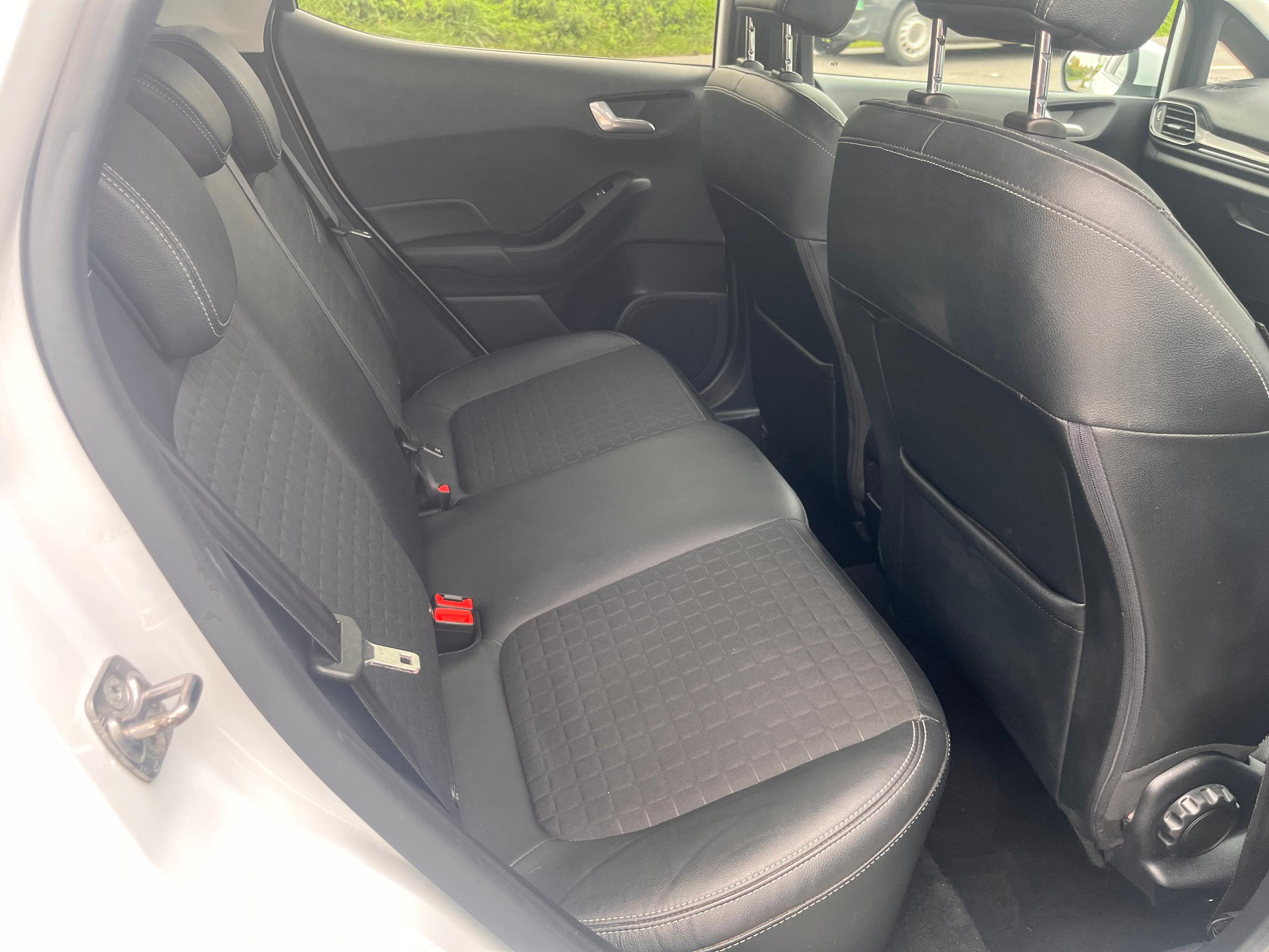 Used Ford FIESTA WN19HHE 27