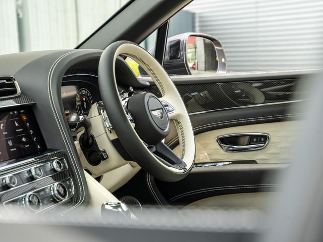 BENTLEY Bentayga Photo 35