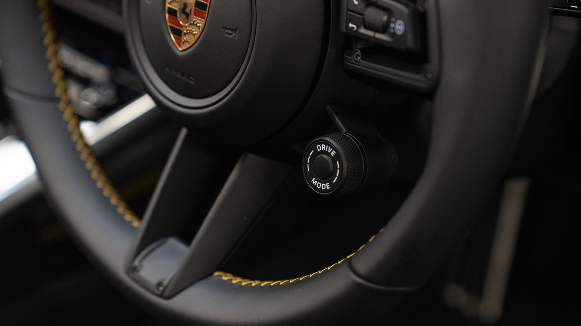Porsche 911 Photo 5a809c26-112e-4224-86ec-82d7ca3b6d92.jpg