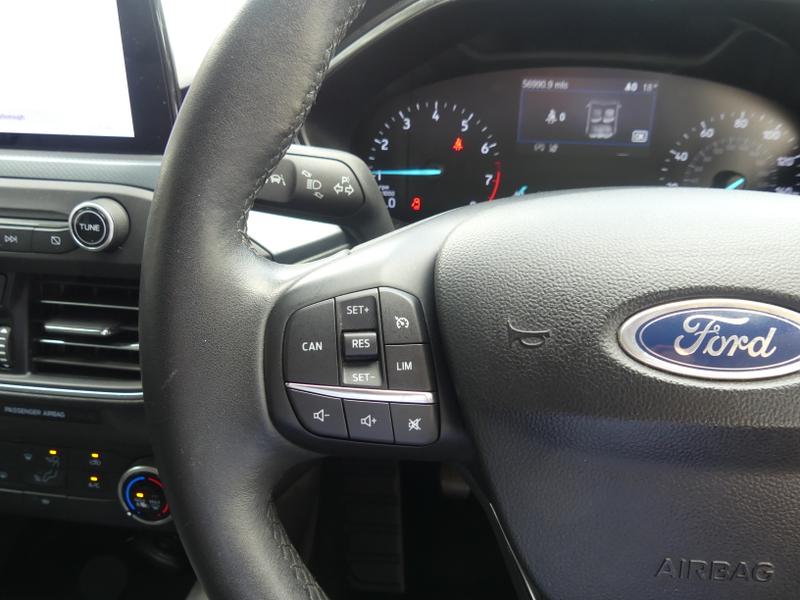 Ford Focus Photo 5a8655bc-4be8-4e59-b84e-8ddf7b172afe.jpg
