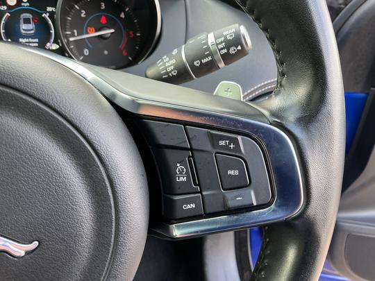 Jaguar F-PACE Photo 49