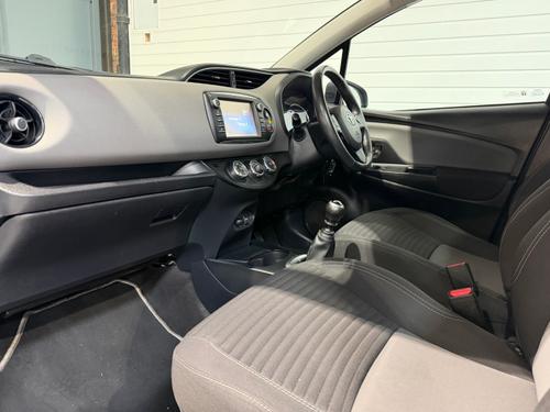 Toyota Yaris Photo 5abf9eb3-47c5-4036-867b-c9aedac9face.jpeg