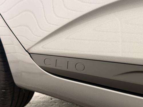 Renault CLIO Photo 5ac15916-11a6-46bb-8e8c-ed2d6288067d.jpeg