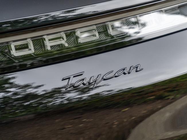 Porsche Taycan Photo 37