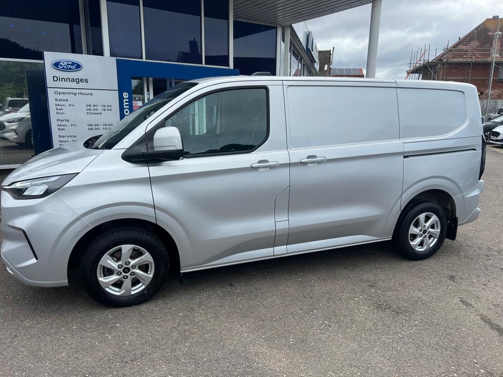 Ford Transit Custom Photo 5aca619e-6e24-4e89-9119-00a3aefcd4de.jpeg