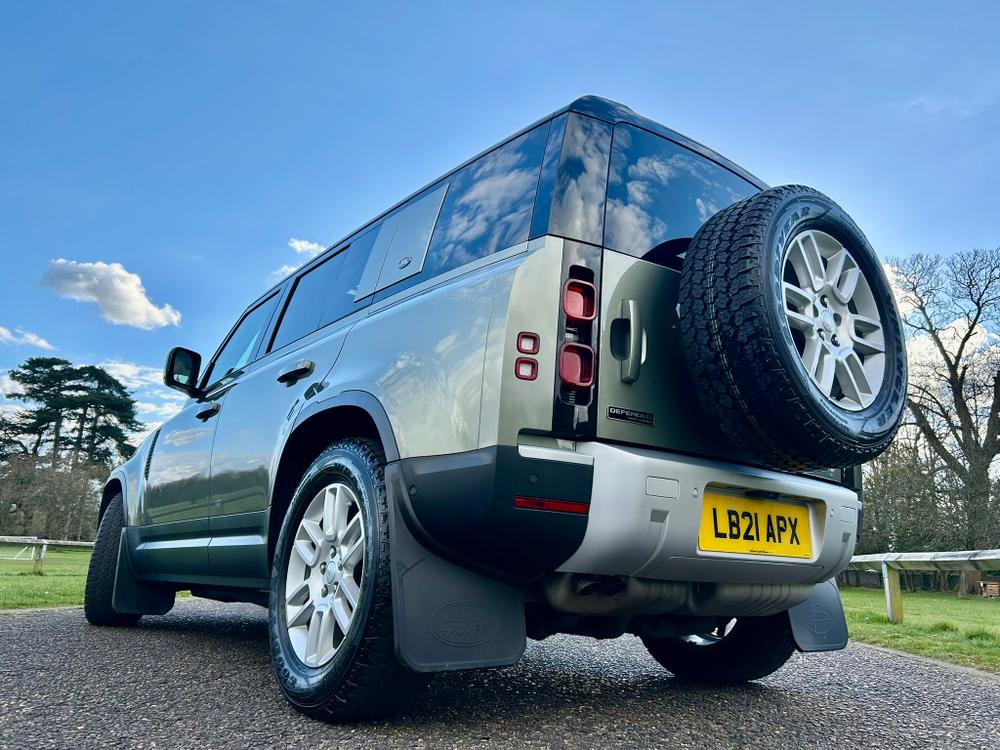 Used Land Rover Defender 110 LB21APX 39